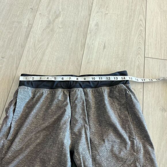 Lululemon men’s shorts size M - Picture 5 of 6